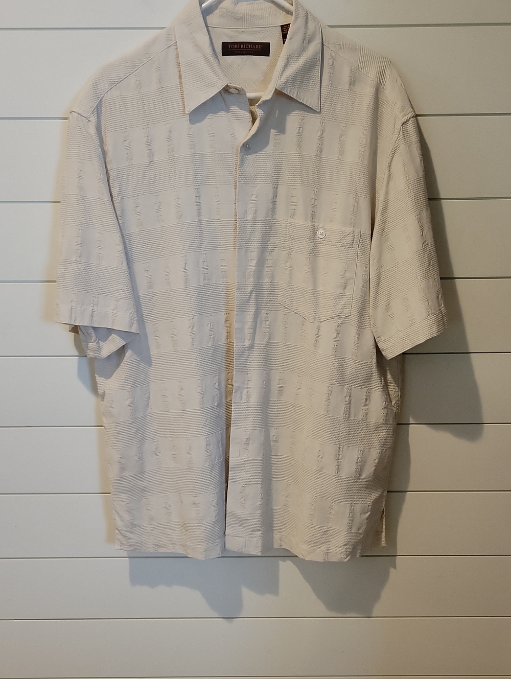 Tori Richard Honolulu  Short Sleeve Button-Up Shirt in Light Beige  Large